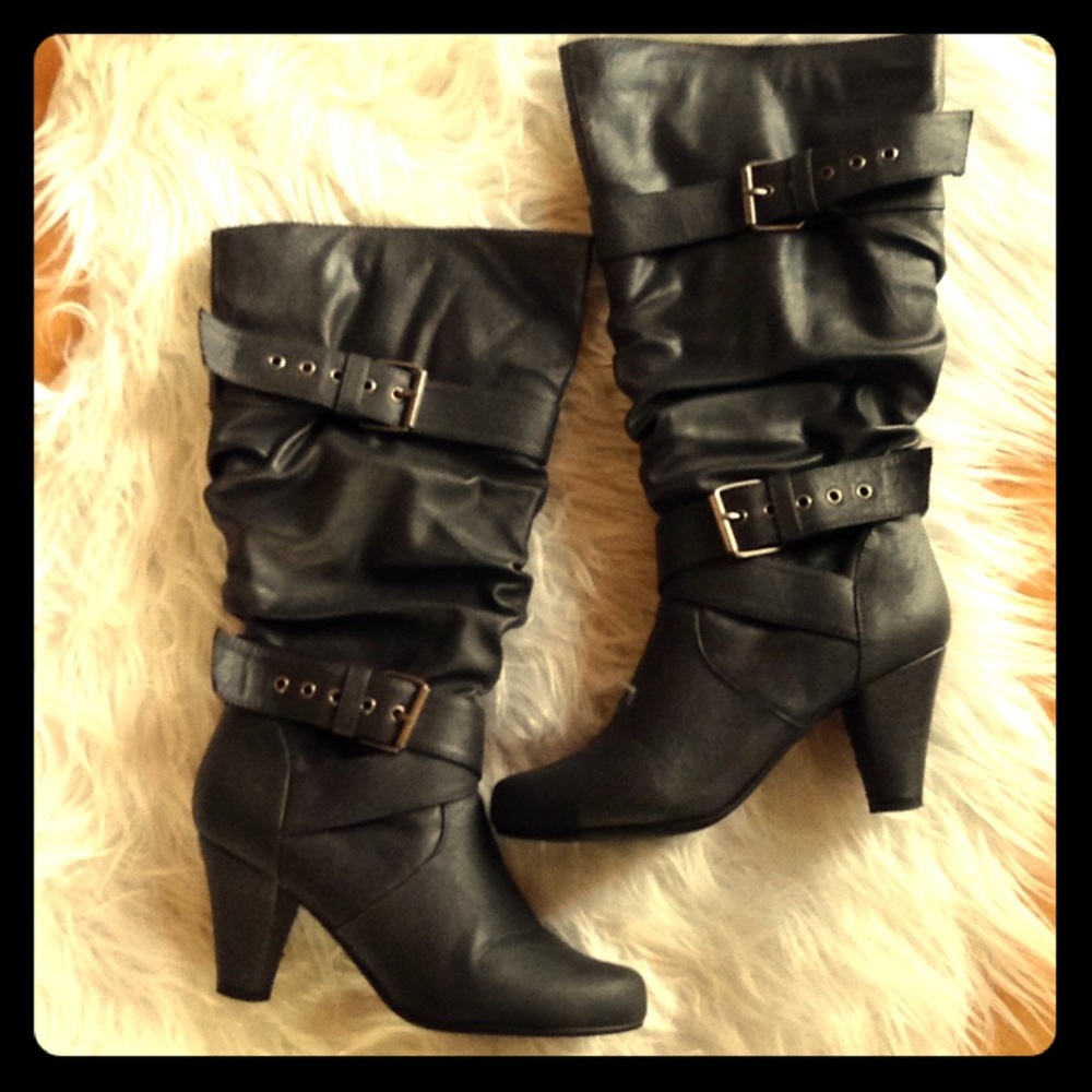 Madden Girl grey boots, size 7